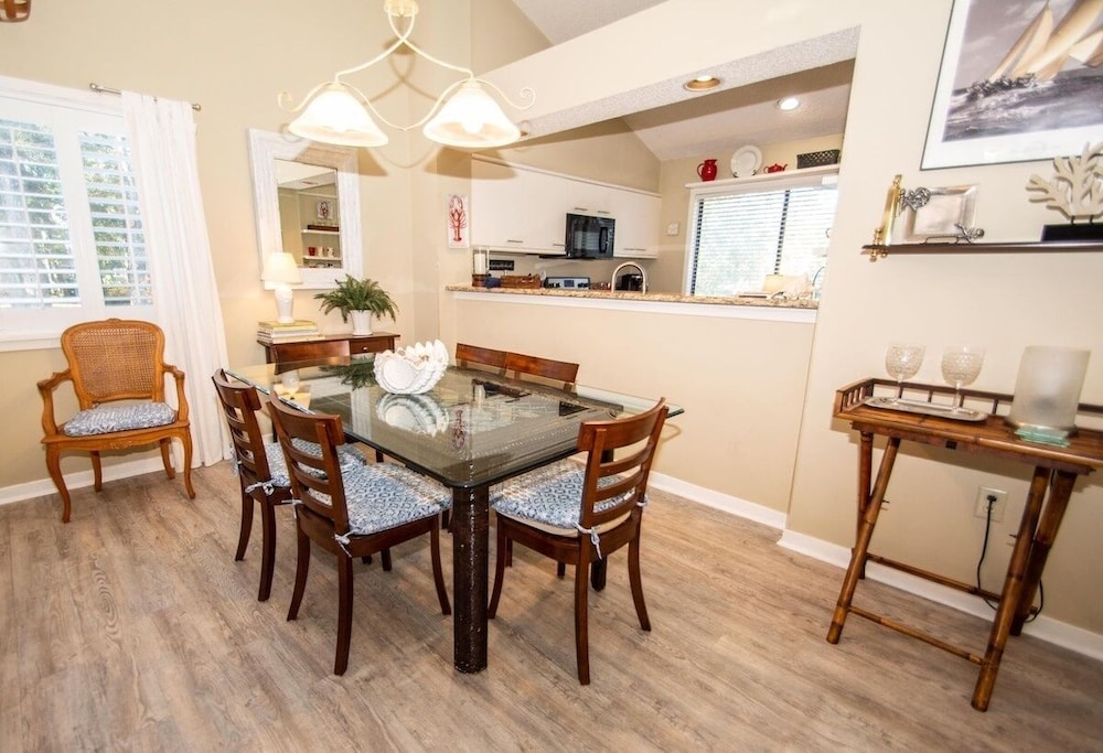 West Hyde Park 2e 2 Bedroom Condo