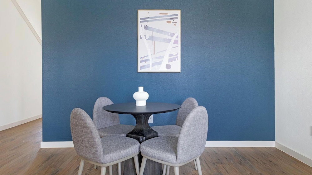 Landing Apartments Waller