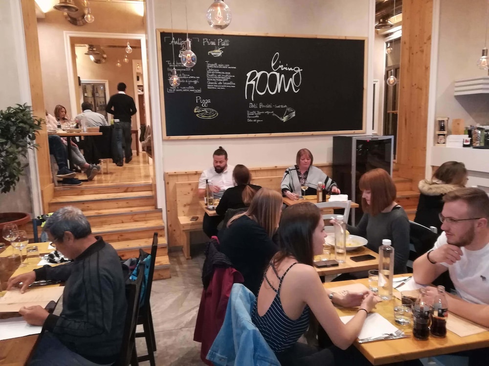 M&J Place Hostel Rome