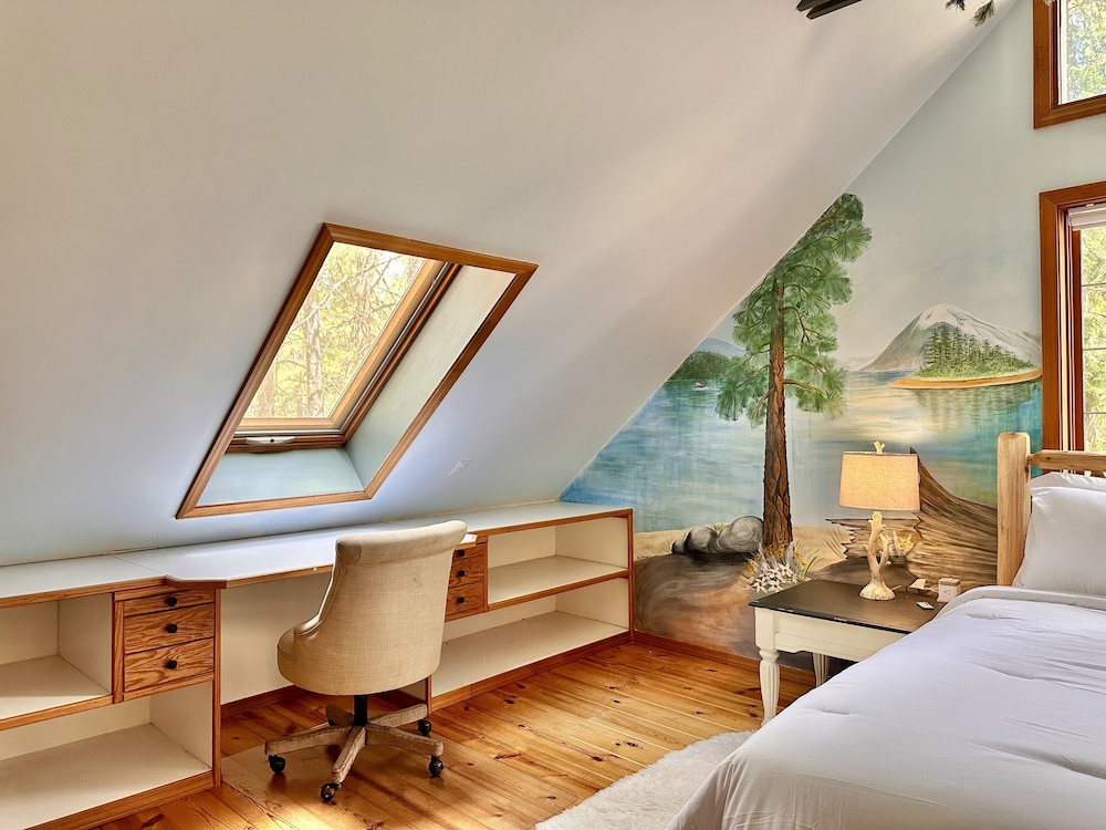 Blue Pine Forest Lodge 3 Bedroom Cabin
