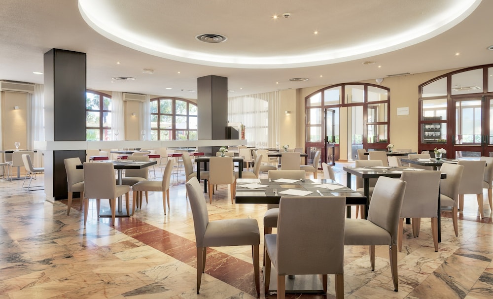 Badajoz Vacations - Hotel ILUNION Golf Badajoz - Property Image 9