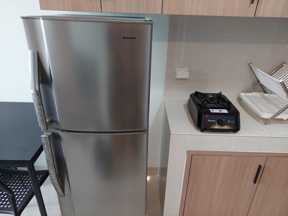Simply Good Studio Apartment at Springwood Residence