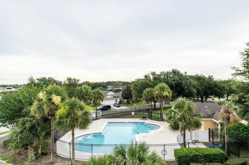 Bright Queen BR + Pool Retreat Near Disney