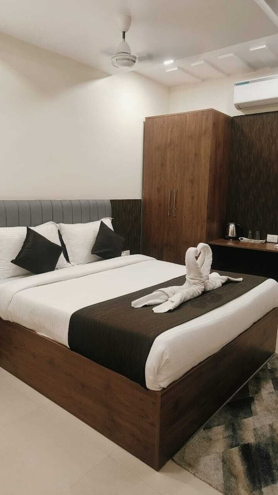 HOTEL SAFAL EXOTICA