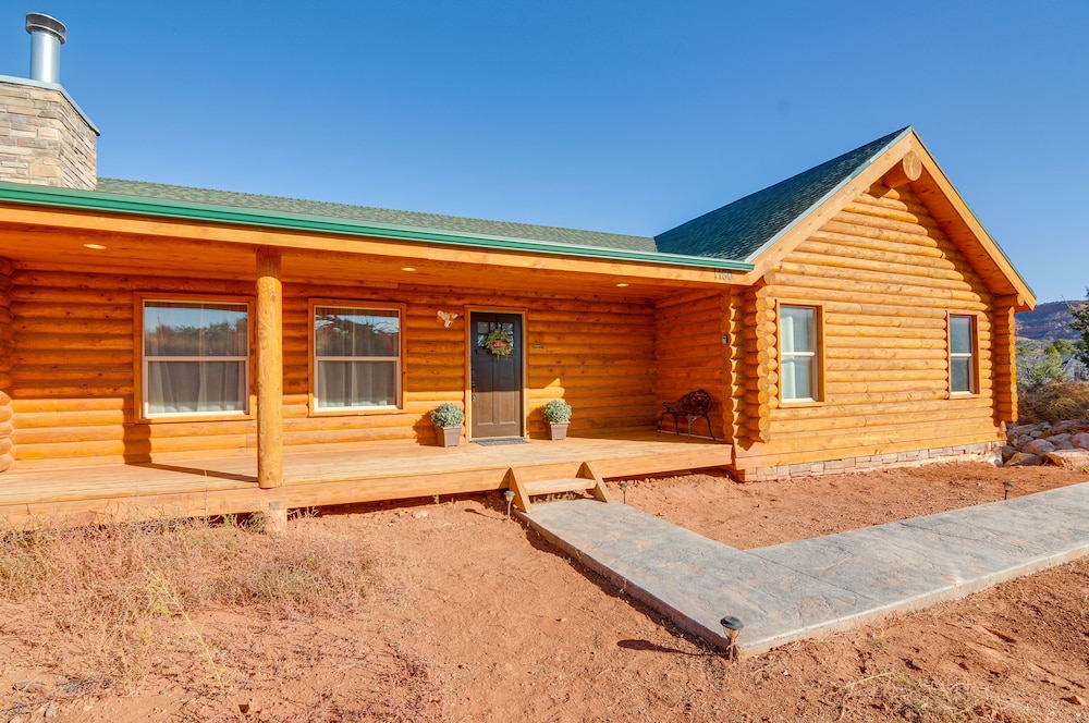 'the Cliffrose Cabin' - Hike, Relax, Explore! view 4