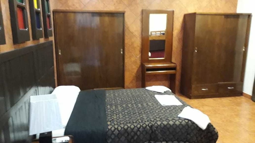 Hostal Residencial Leones de Castilla