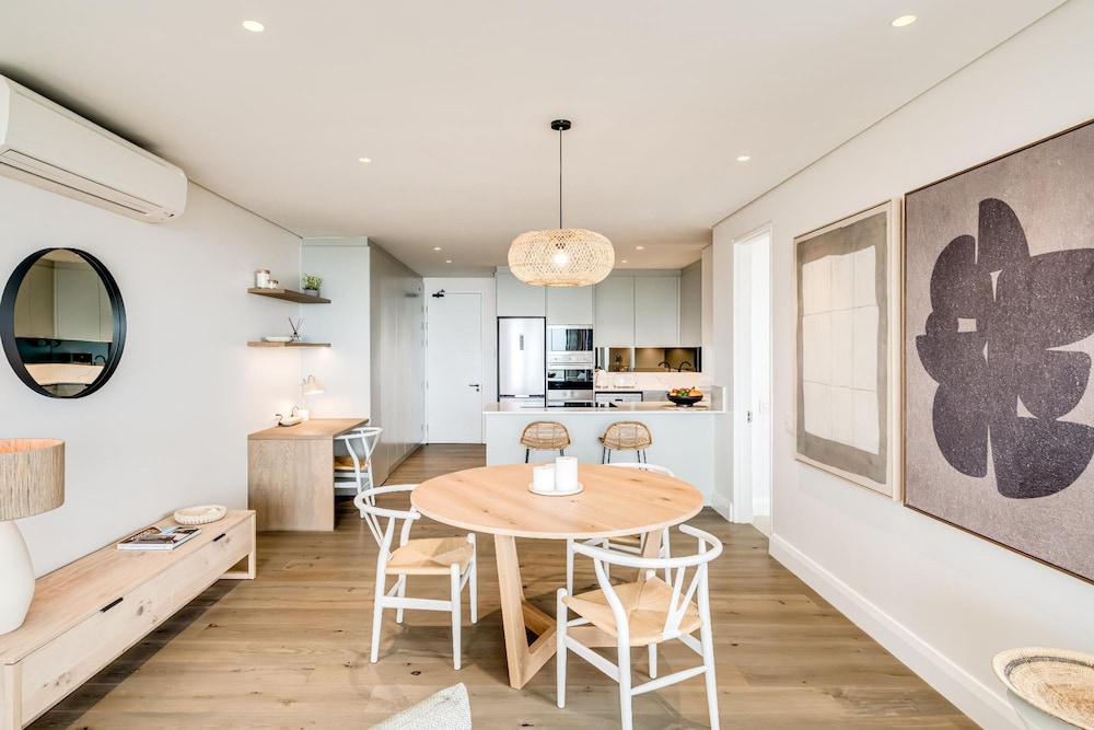 Ocean View 1bed Apartment in Sea Point Marlo Cove