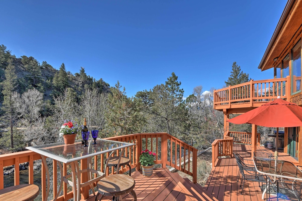 Buena Vista Retreat: Steps To Arkansas River! view 3