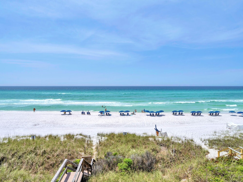 4BR Beachfront Home With Hot tub & Private Beach Access!