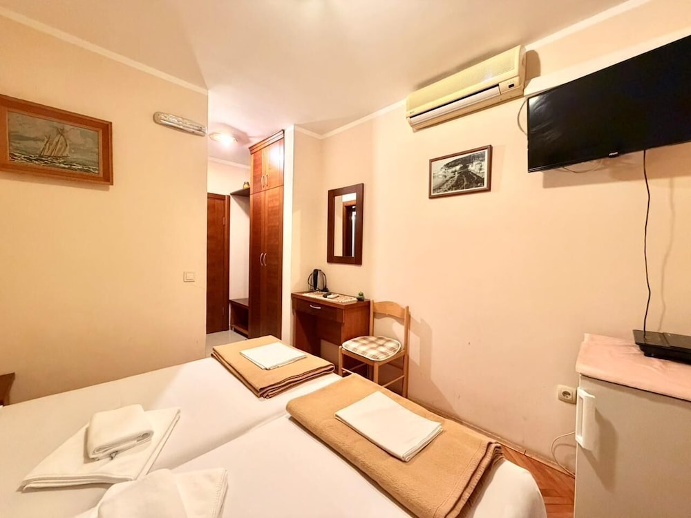 Beachfront Apartments Oaza