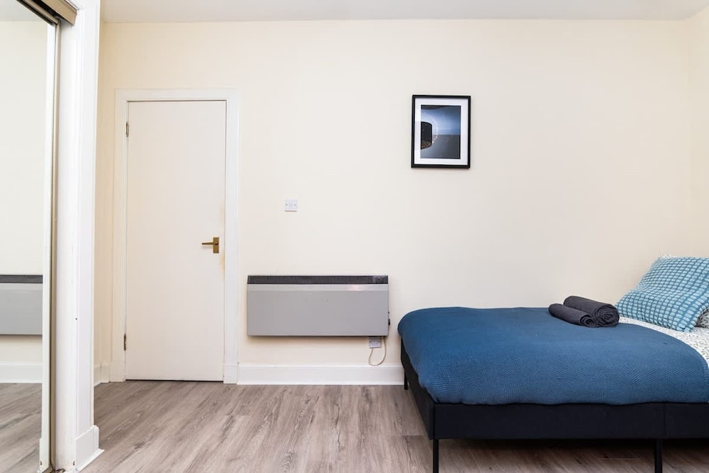 2 Bed Flat-ground Floor-parking