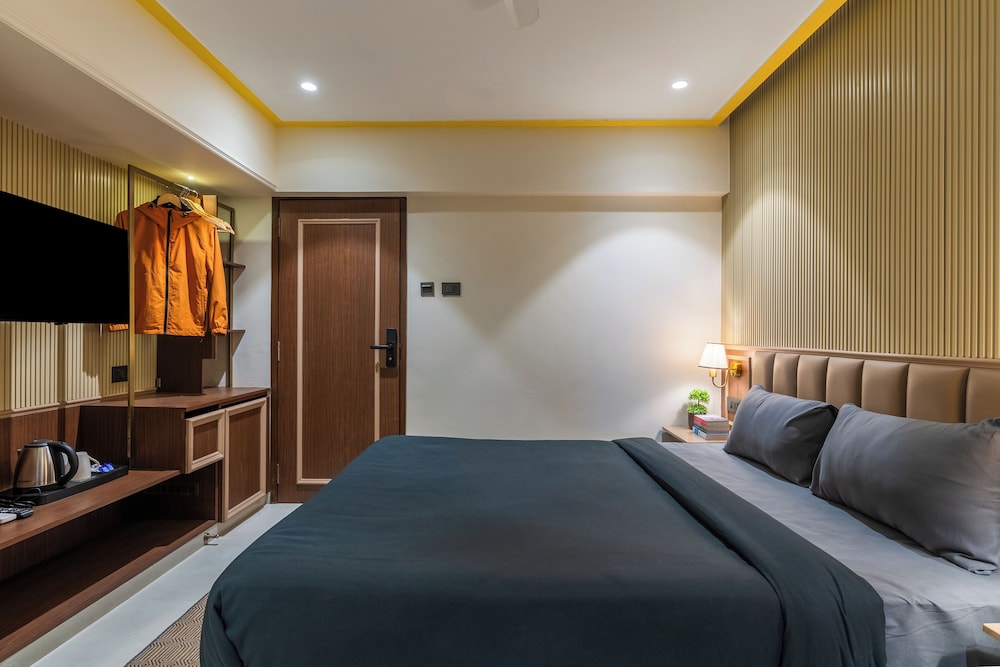 The Hosteller Mumbai, International Airport