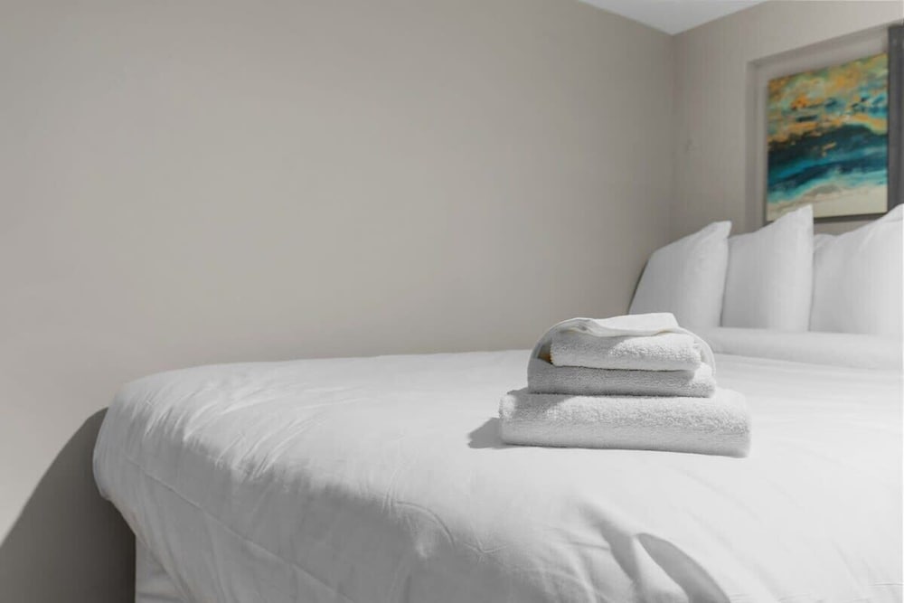 Broadmoor Bungalow - Unit B