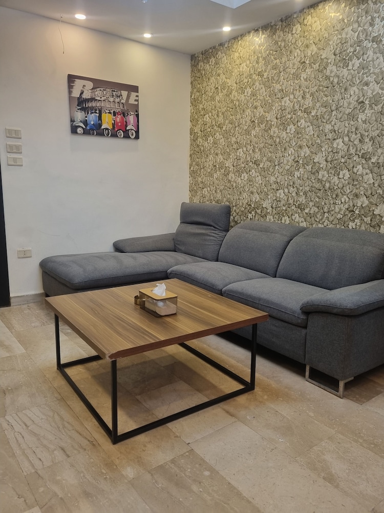 Charming Amman Apartment With Central Air-con & Street Parking