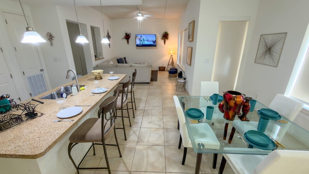 Channel Views Private Boat Slip Pool & Patio 3 Bedroom Apts