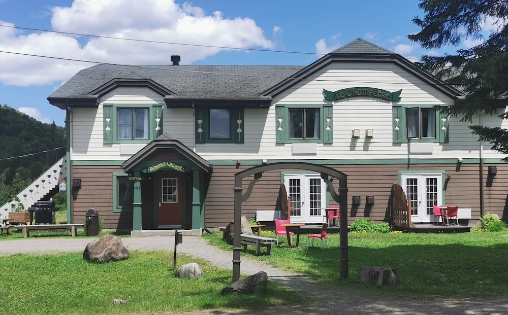 Hotel Auberge du Vieux Foyer - Image 1