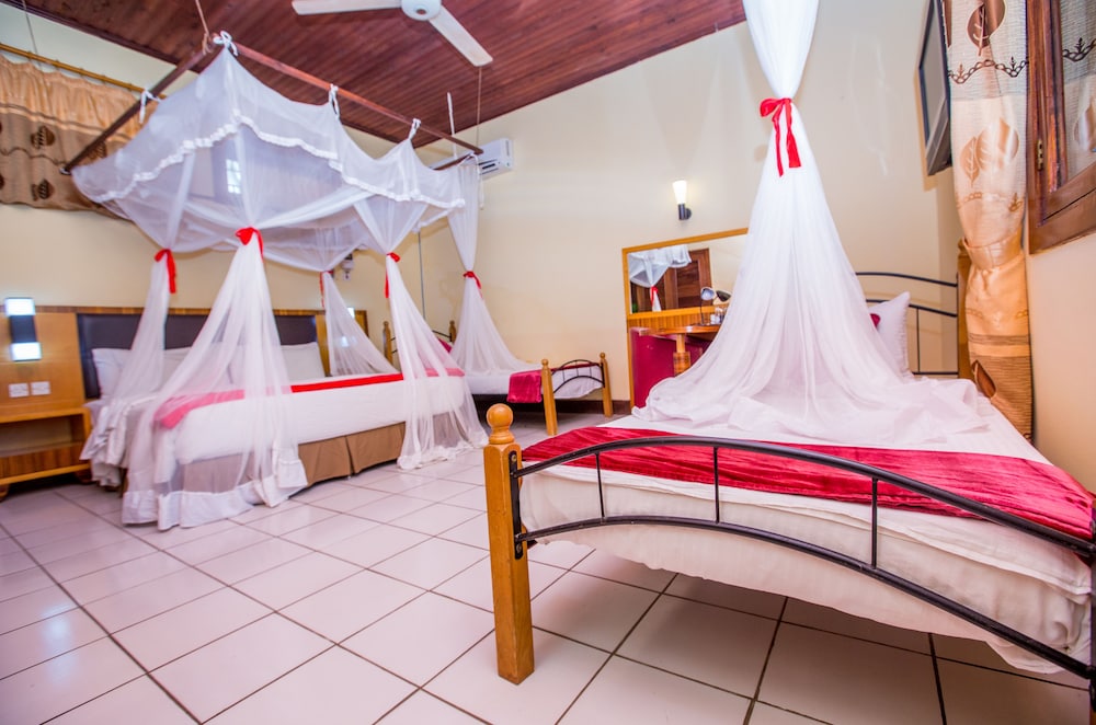 Best Western Jangwani Sea Breeze Hotel