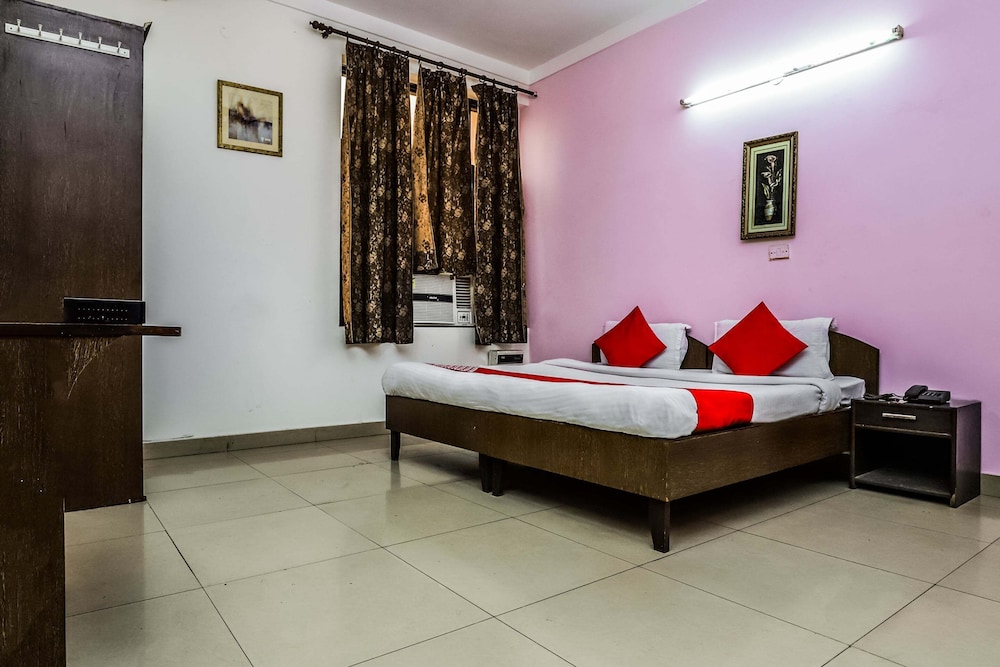 OYO 457 Hotel Mittal Residency
