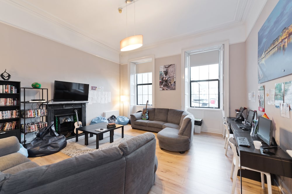 Gardiner House Hostel