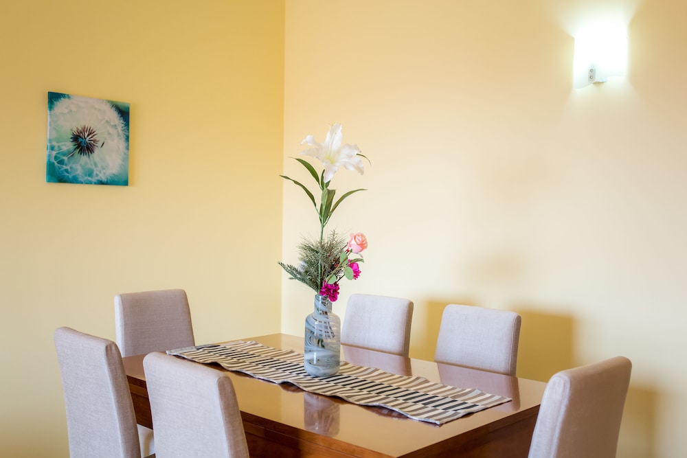 A04 - Large Modern 1 bed Apartment with pool by DreamAlgarve