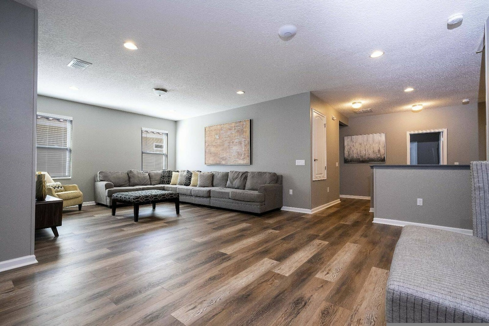 Solterra 12bd 11 5bat Sleeps24 Disney Pool Spa