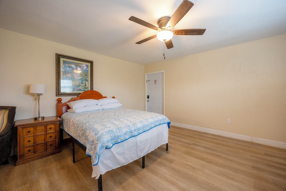 Siesta Motor Inn By Townhouse Kennedy Space Center Titusville I 95
