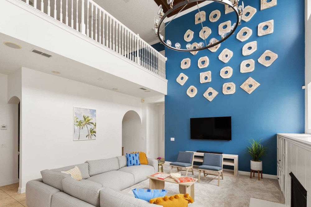 Sleeps 18! Pool, Hottub, Game Room, Blocks to Beach Vilano Villa by Avantstay