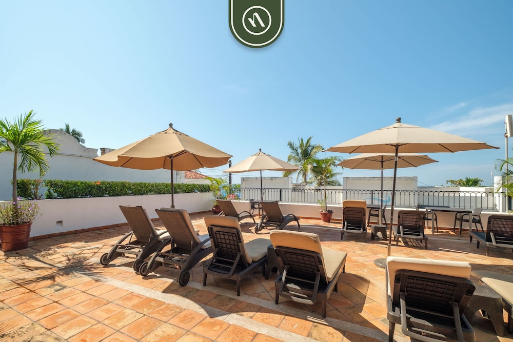 Amazing 1 BR Condo - Terrace - Pool - Romantic Zone