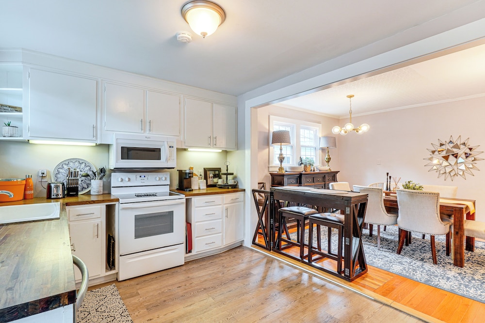 Cookout Ready: Walkable Home in Bearden Village
