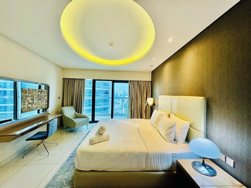 Venduras Chic 1BR at Damac Tower