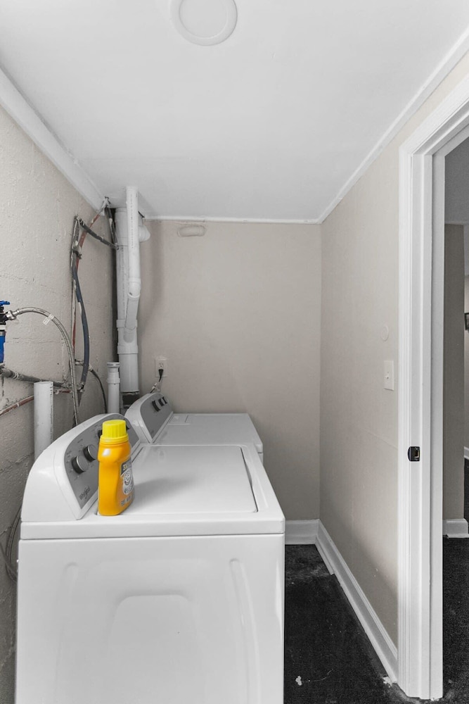 Dugan Ave Unit B