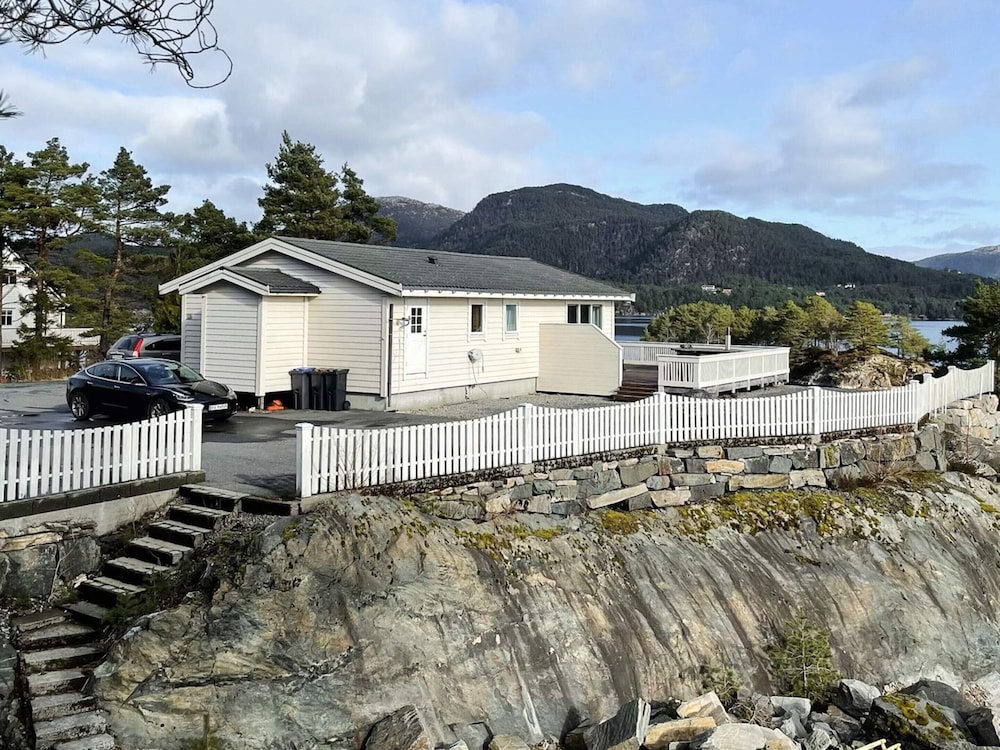 6 Person Holiday Home in Hosteland