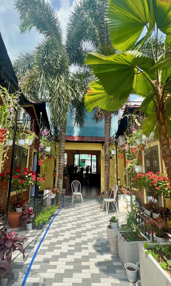 Tween House