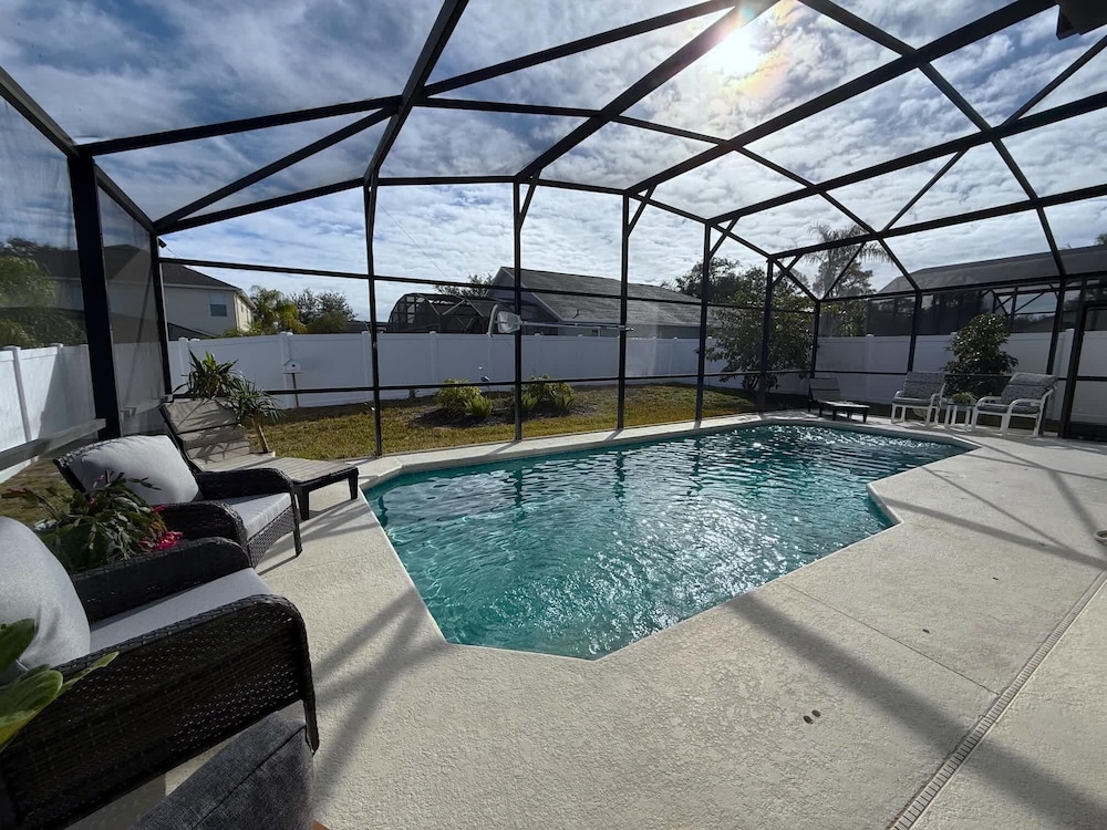 Spacious 5-bedroom Pool Villa in Southern Dunes