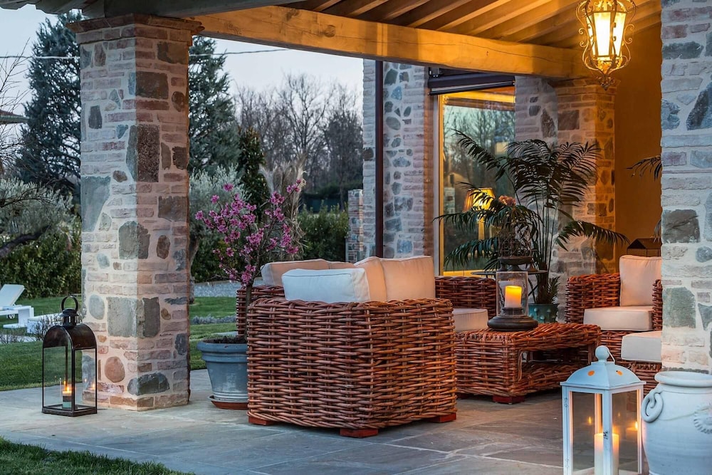 Villa Otto in Orentano view 4