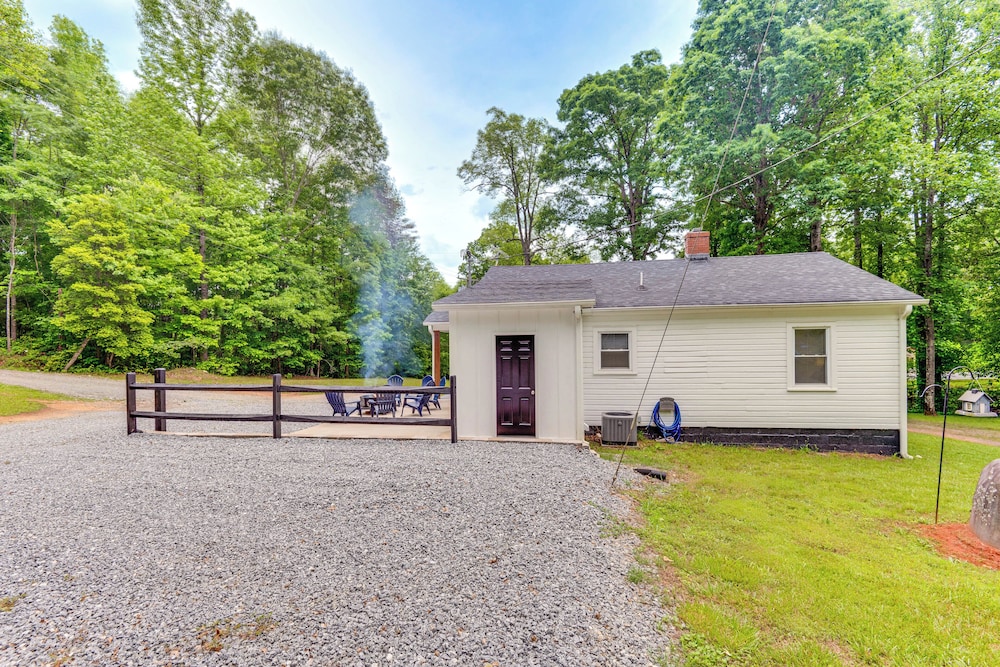 Forest City Home w/ Fire Pit - 3 Mi to Downtown! - Property Image 10