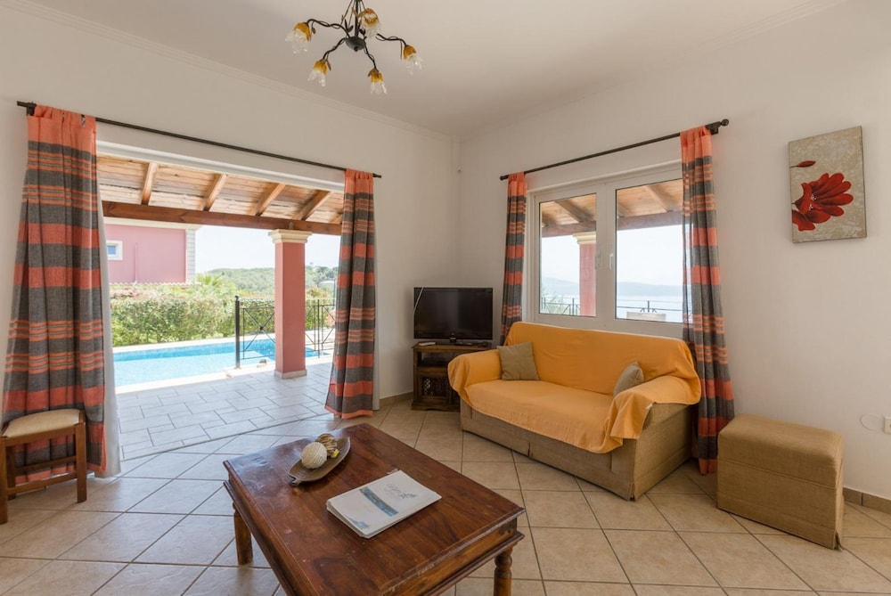 Villa Eleni Agios Stephanos