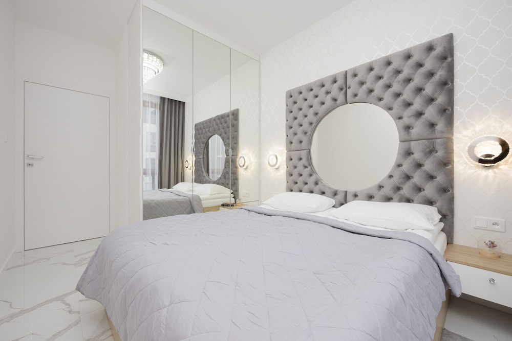 Luxurious Grey Apartment by Renters view 5