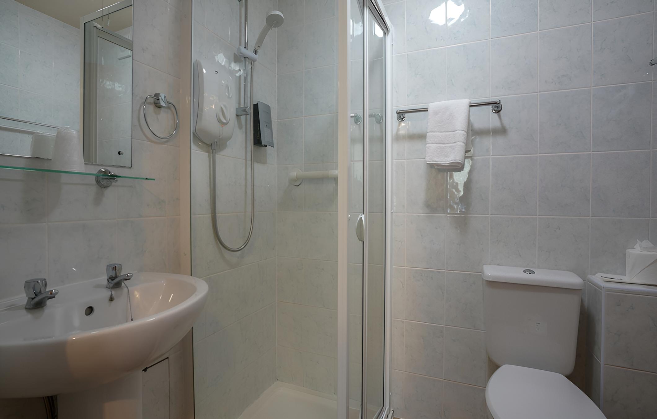 OYO Shanklin Beach Hotel
