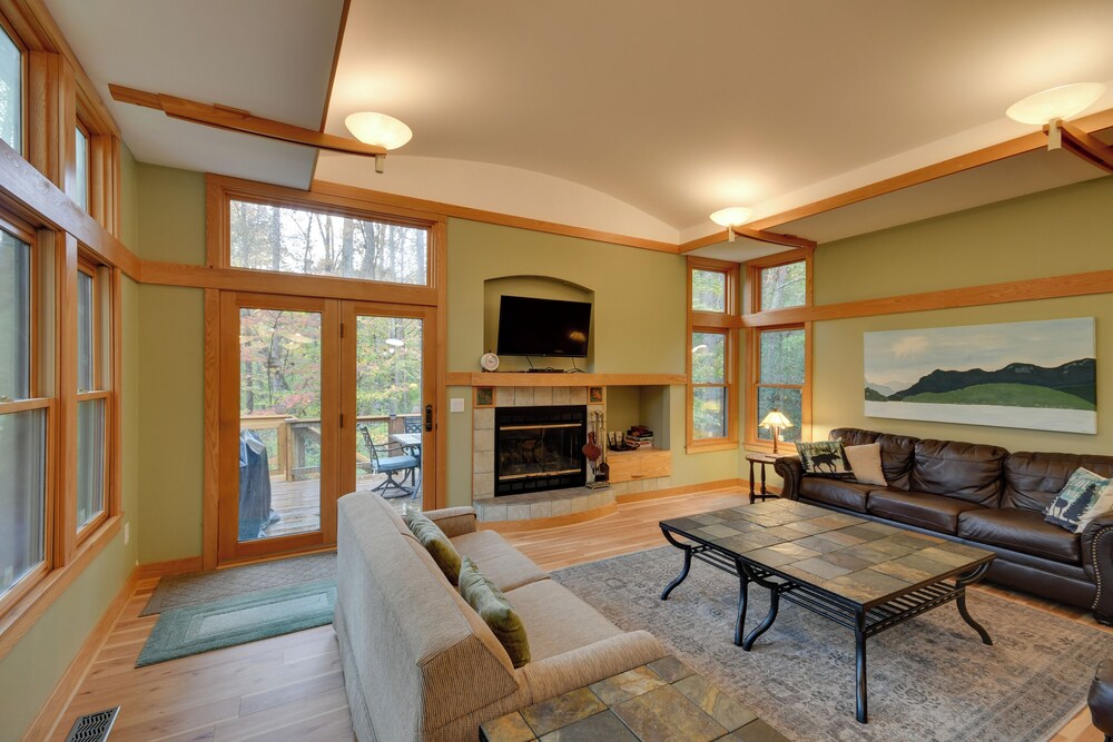 Home w/ Game Room & Rumbling Bald Resort Perks!