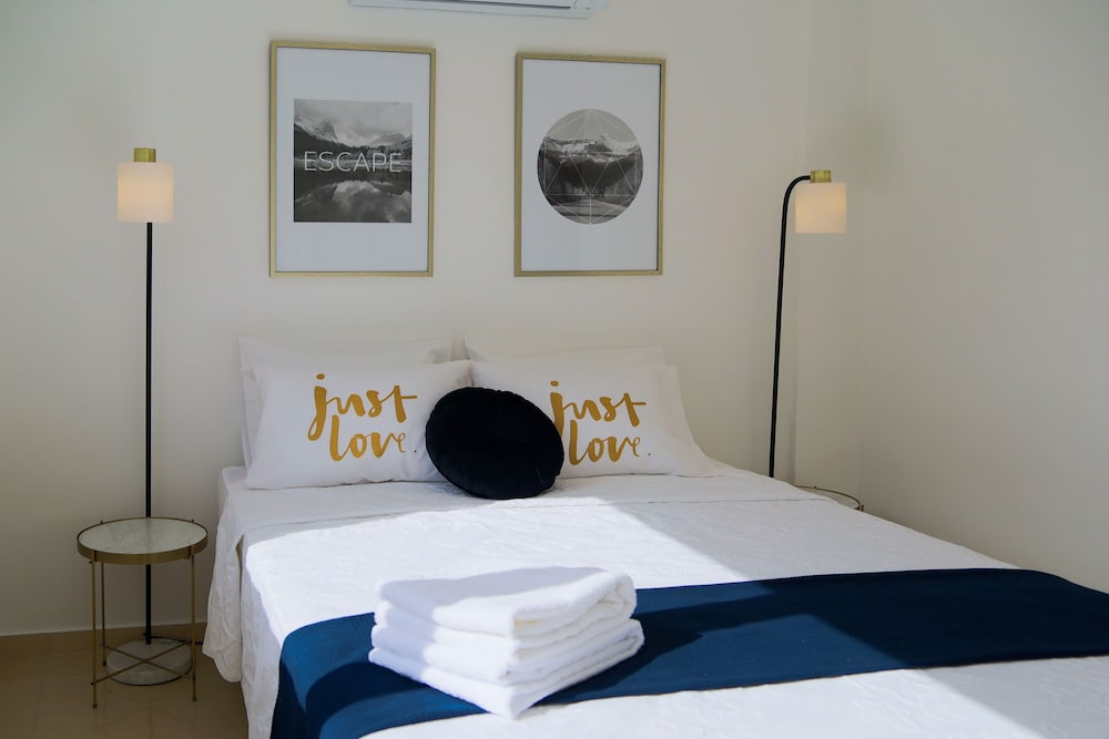 Phaedrus Living: Central Luxury Flat Esperidon 201 view 5