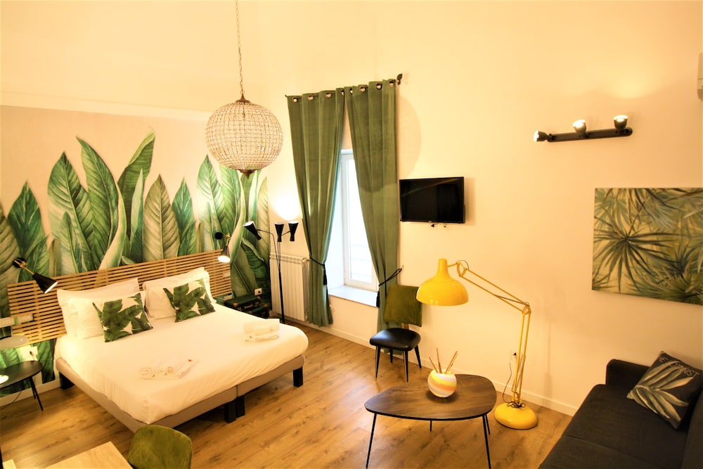 hotel room