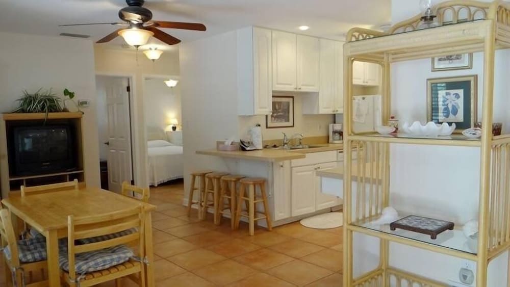 105a 12th Street South Back 2 Bedroom Apts by RedAwning