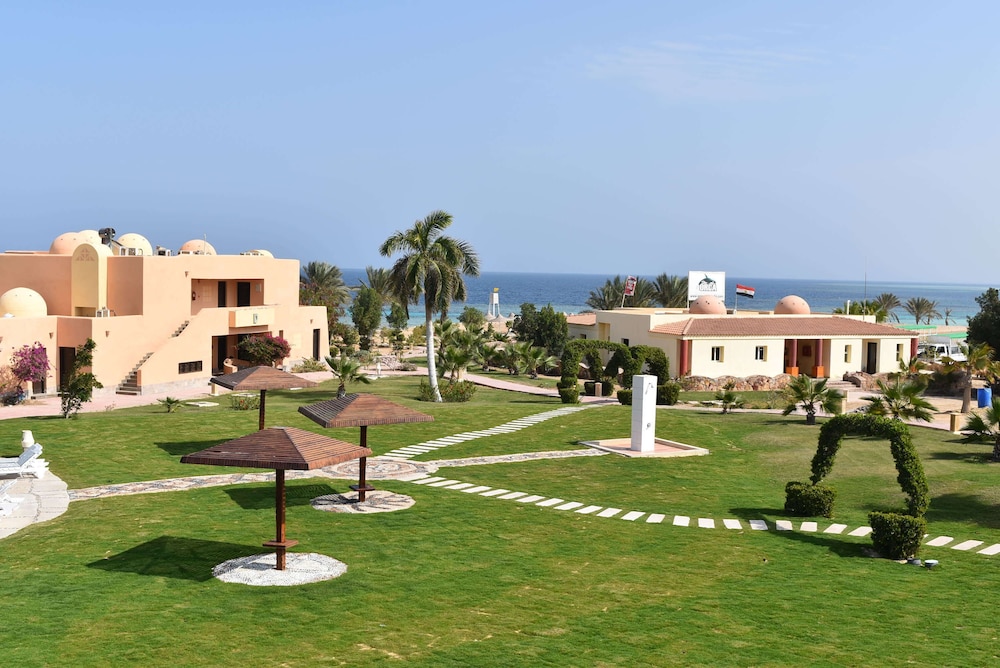 Wadi Lahmy Azur Resort