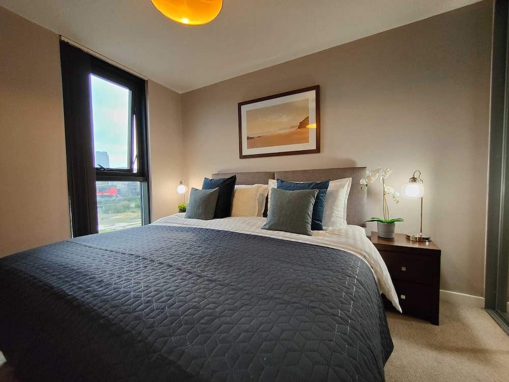 Sheffield 6th Floor City View Apartment