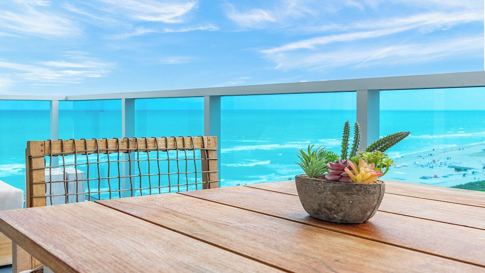 Luxury Vacation Rentals at 1 Hotel & Homes by LRMB
