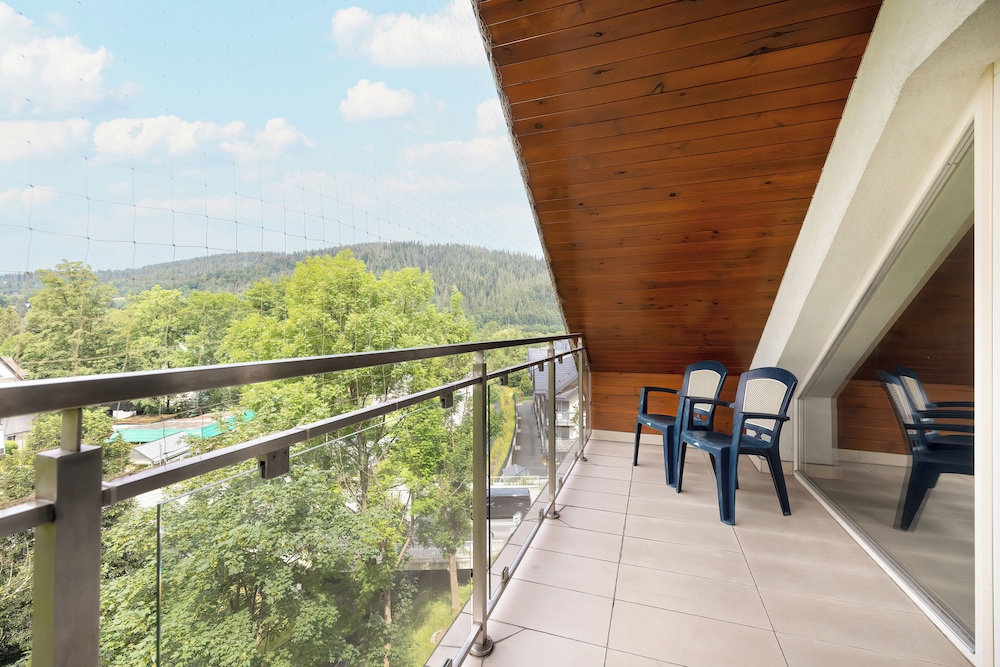Apartment With Mountain View by Renters