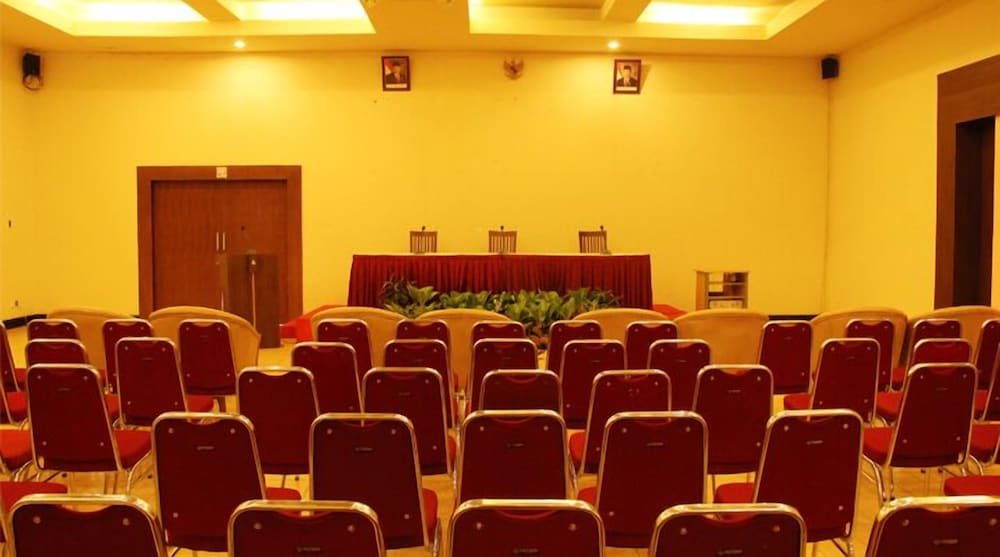 meeting & event spaces