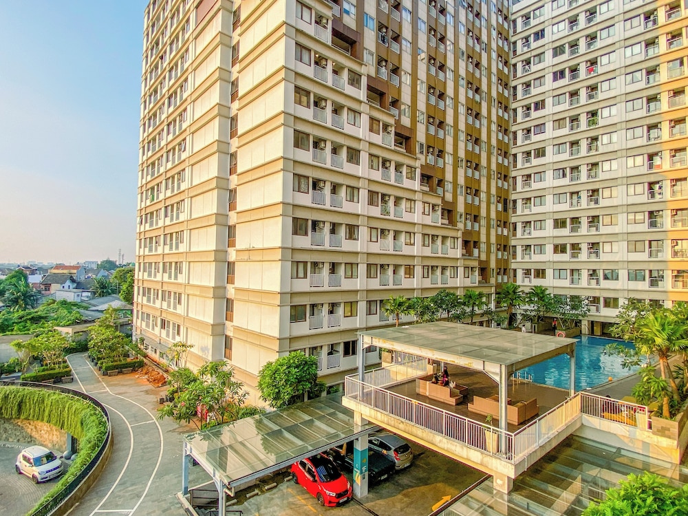 Great Choice 2Br At Lrt City Jatibening Apartment