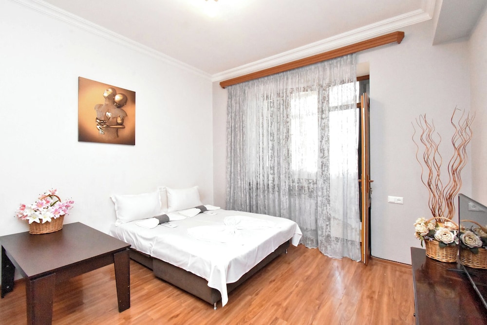 Apartment on Argishti street